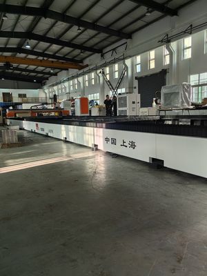 Precisione e precisione 3kw 6kw 8kw 12kw 15kw 20kw 30kw Macchine di taglio laser a fibra Cnc