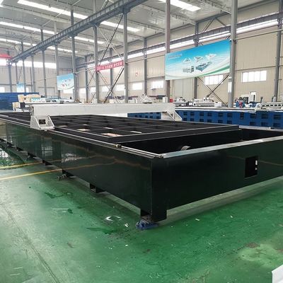 Macchina di taglio laser a fibra chiusa ad alta potenza 3015 con copertura di protezione 4kw 6kw 8kw