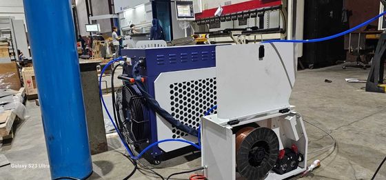 Raycus 1500W 2000W 3000W Handheld Laser Welding Machine con sistema di controllo user-friendly