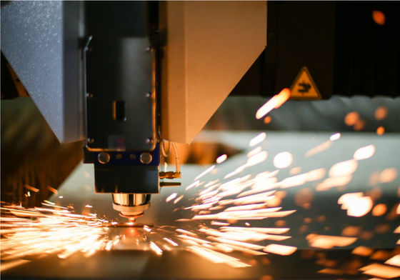 Taglio Raylaser Tavola singola 2000W 3000W 6000W Fibra di metallo Fibra Laser Cutting Machine