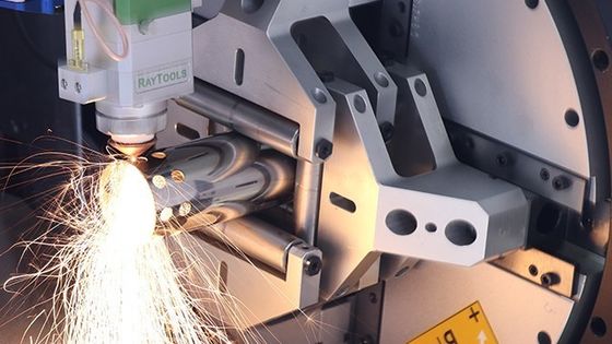 Macchina avanzata di taglio laser a fibra di 1 kW, 1,5 kW, 2 kW, 3 kW e 4 kW per l'industria dei tubi