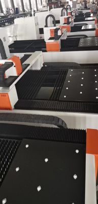 Macchine di taglio laser a fibra di 1500w 2000w 3000w per il taglio CNC di lamiere metalliche